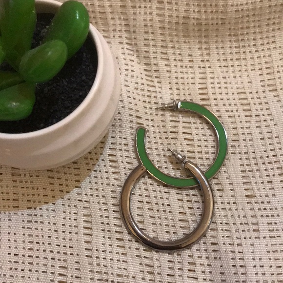 💚 Green and silver earrings - Picture 2 of 3